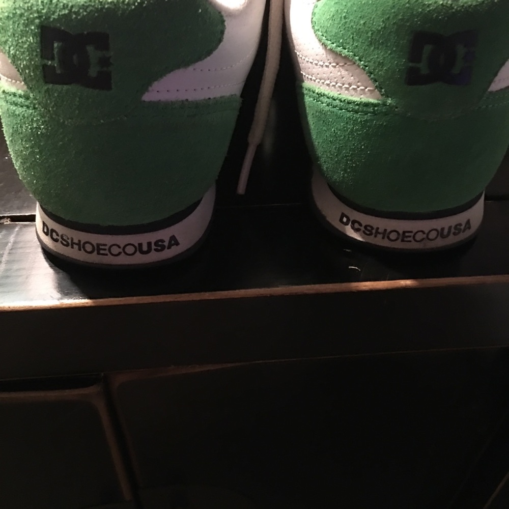 DC Sneakers - Picture 3 of 5